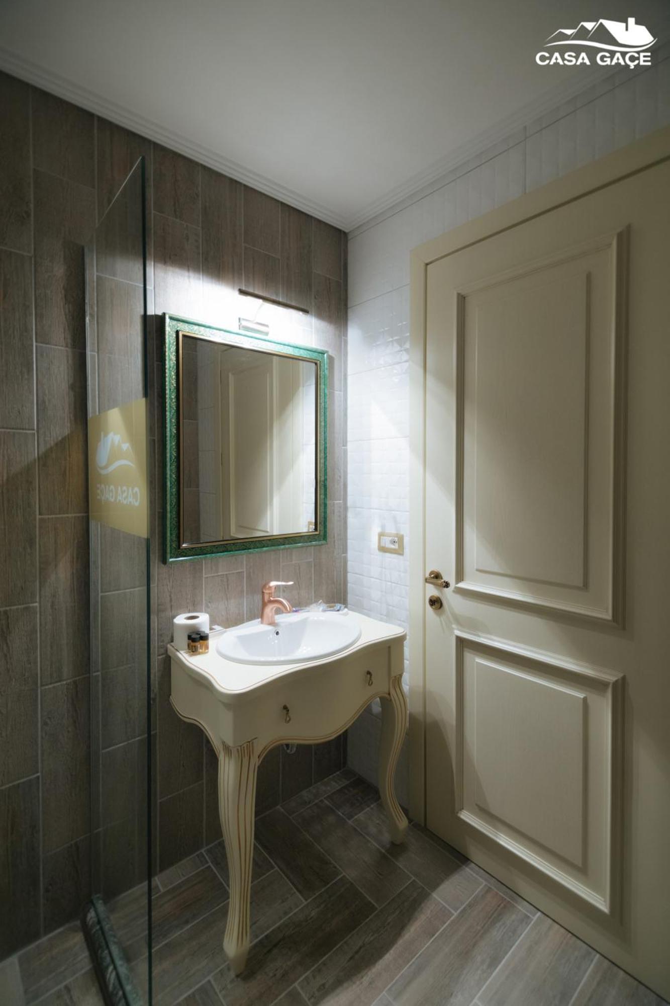 Casa Gace Hotel Korce Bilik gambar